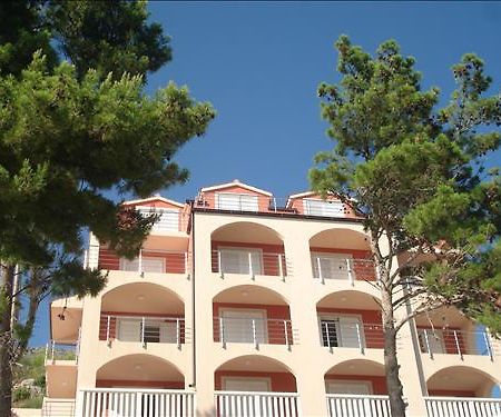 Villa Amalia 奥米什 外观 照片